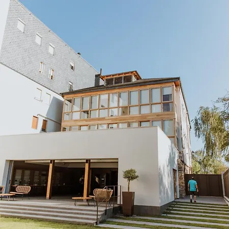 Hotel Miralrio Cacabelos Exterior photo