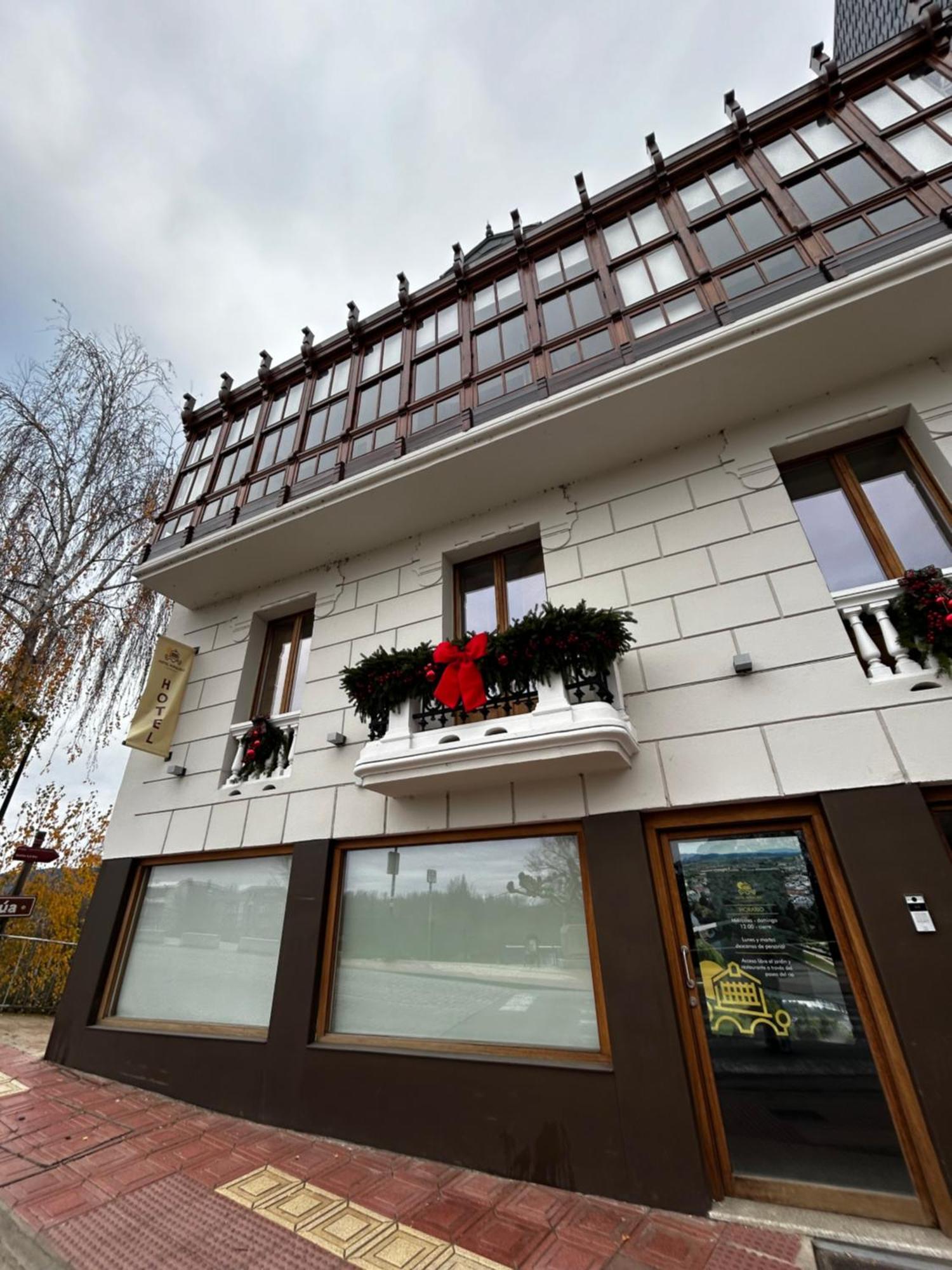 Hotel Miralrio 3*